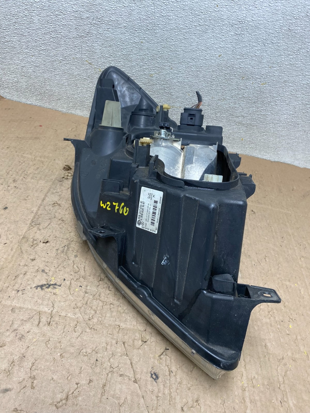 2007 to 2013 Mercedes Sprinter Headlight Right Passenger Halogen Oem W2760 DW5