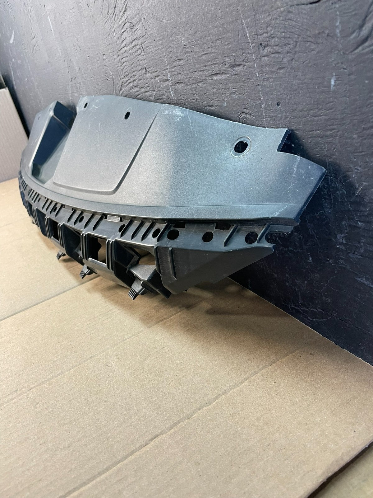 2017 - 2018 Hyundai Elantra Front Bumper Grille Closure Panel Oem AC2092 DG1