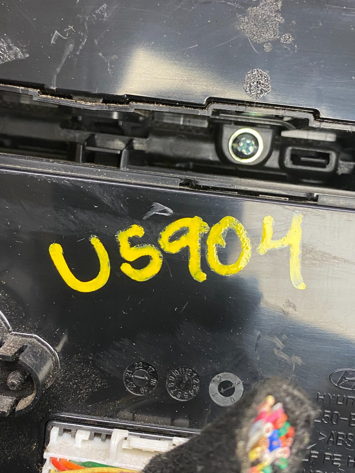 2018 2019 Hyundai Sonata Center Radio Climate Control Bezel U5904 DG8
