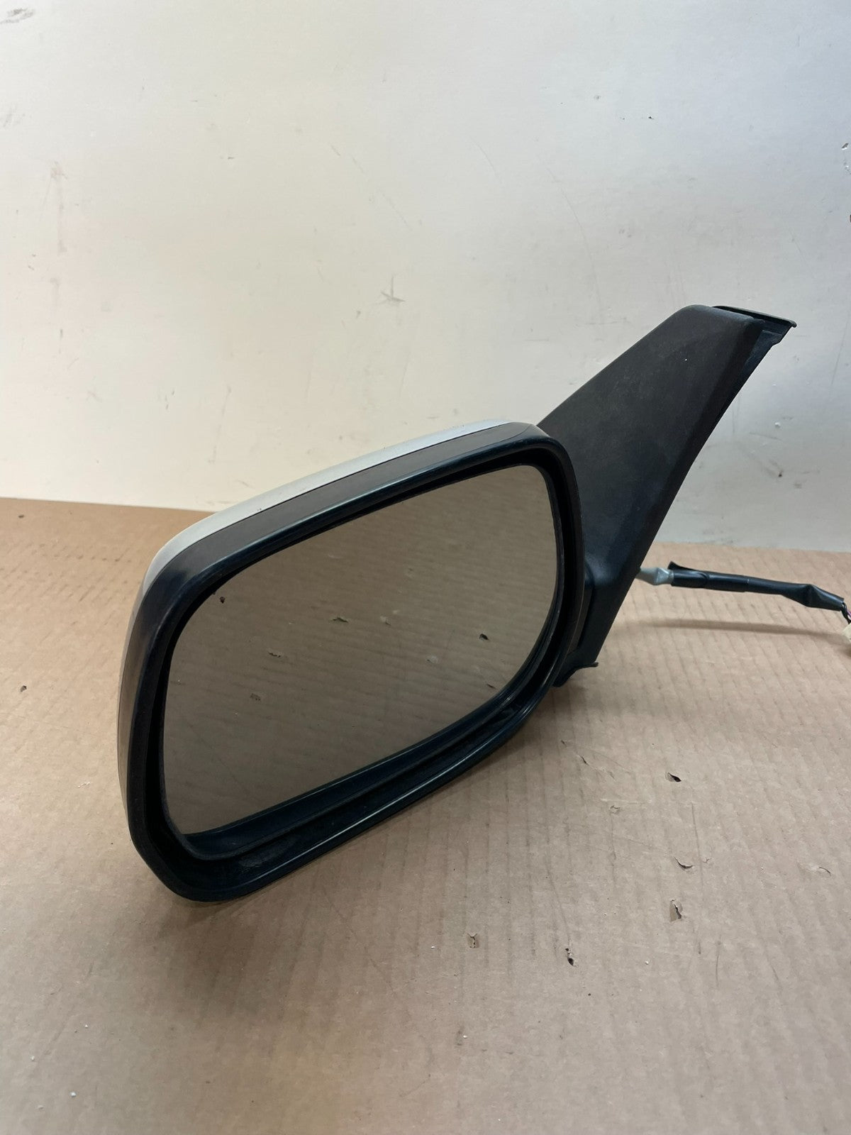 2004 to 2005 Toyota RAV4 Left Driver LH Side View Door Mirror aj1091 DG2