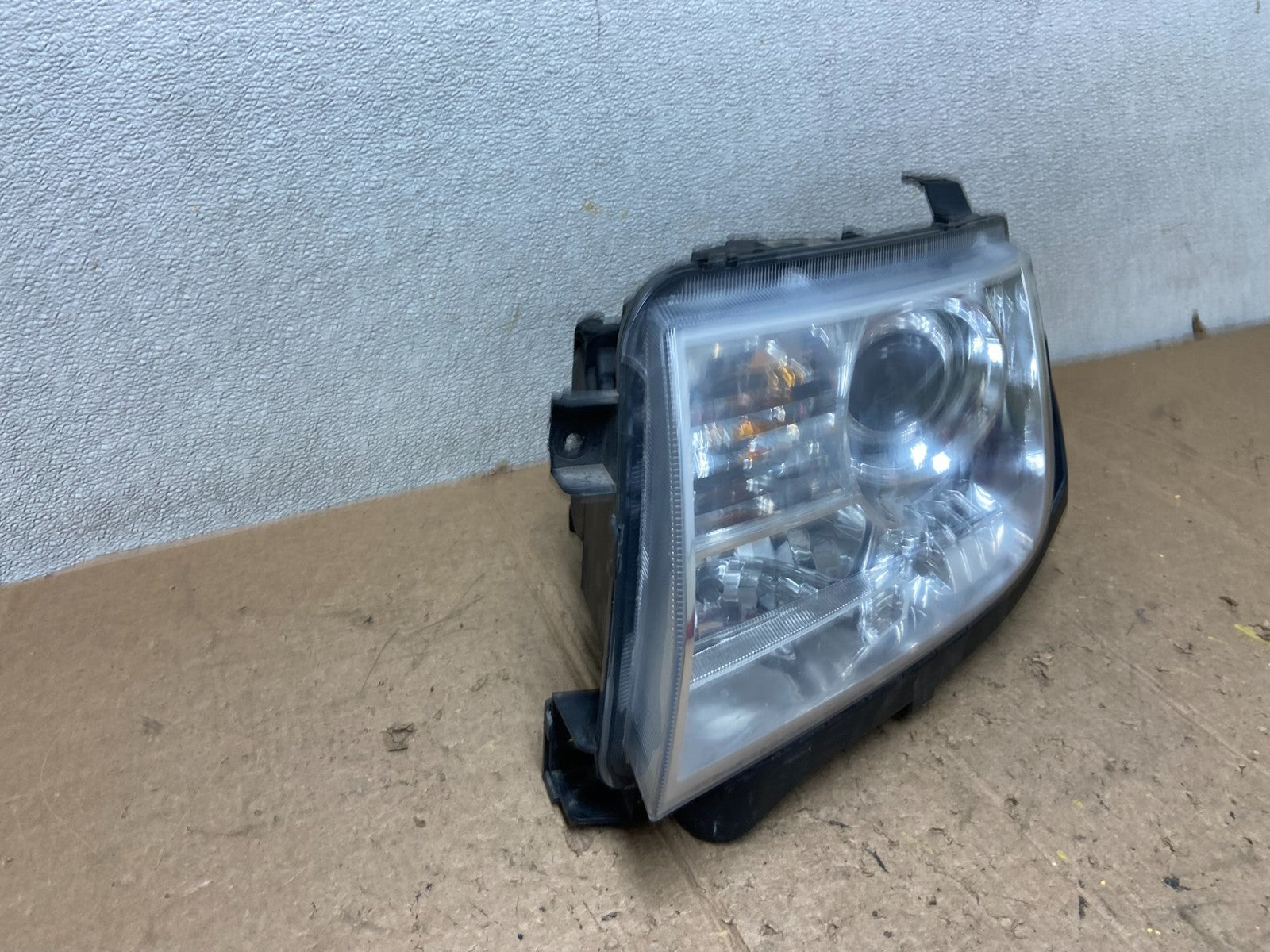 Xenon 2007 to 2010 Lincoln MKX Headlight Left Driver LH Side AD1185 DW2