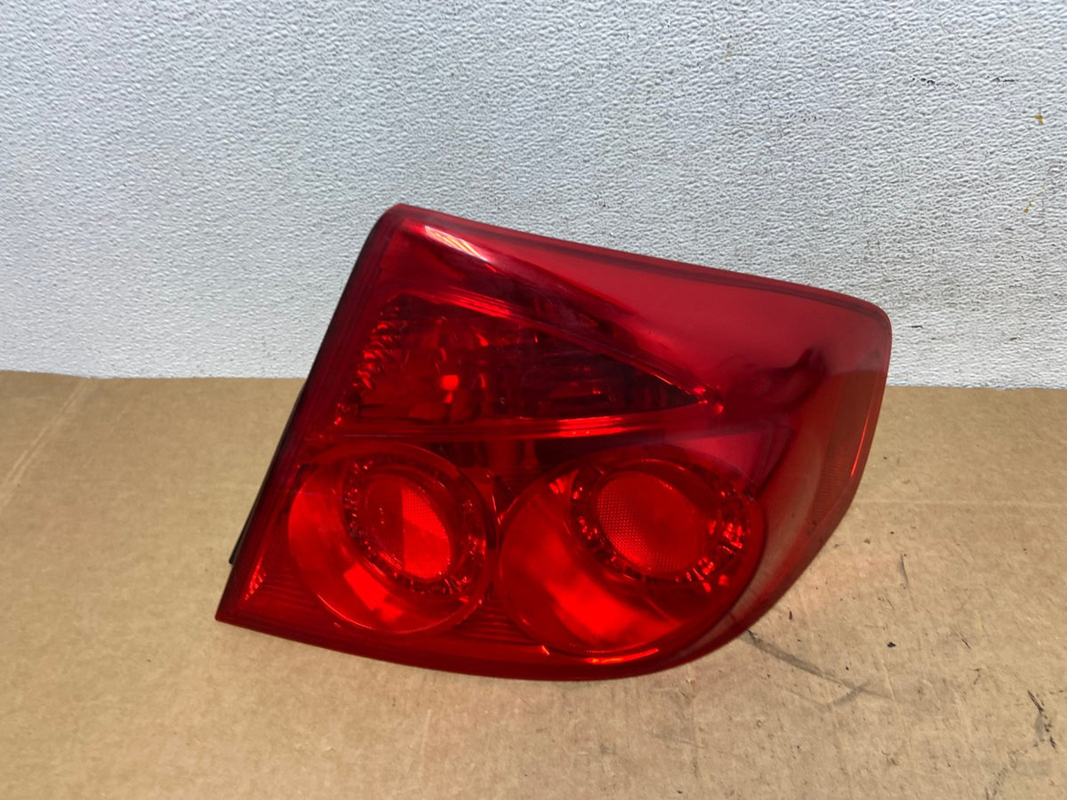 2005 to 2006 Infiniti G35 Right Passenger Side Tail Light AD6140 LK0