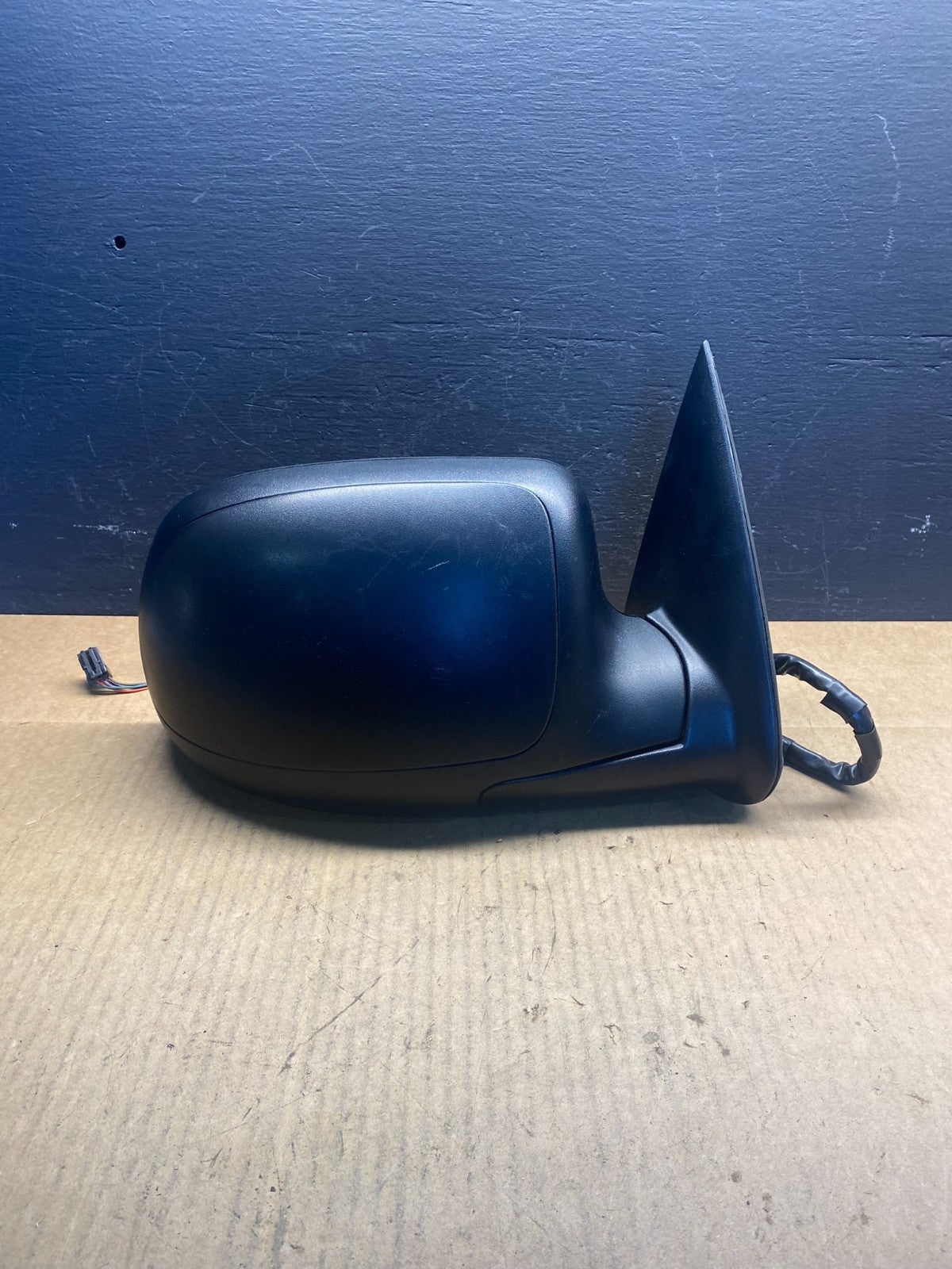 2003 - 2006 Chevrolet Silverado Suburban Right Turn Signal Door Mirror AC4197 DW0