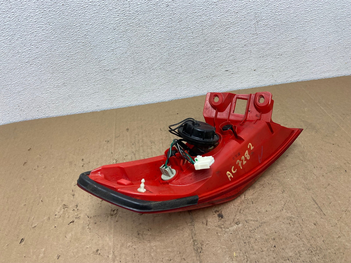 2003 to 2008 Infiniti FX35 FX45 Right Passenger RH Side Tail Light AC7282 LK6