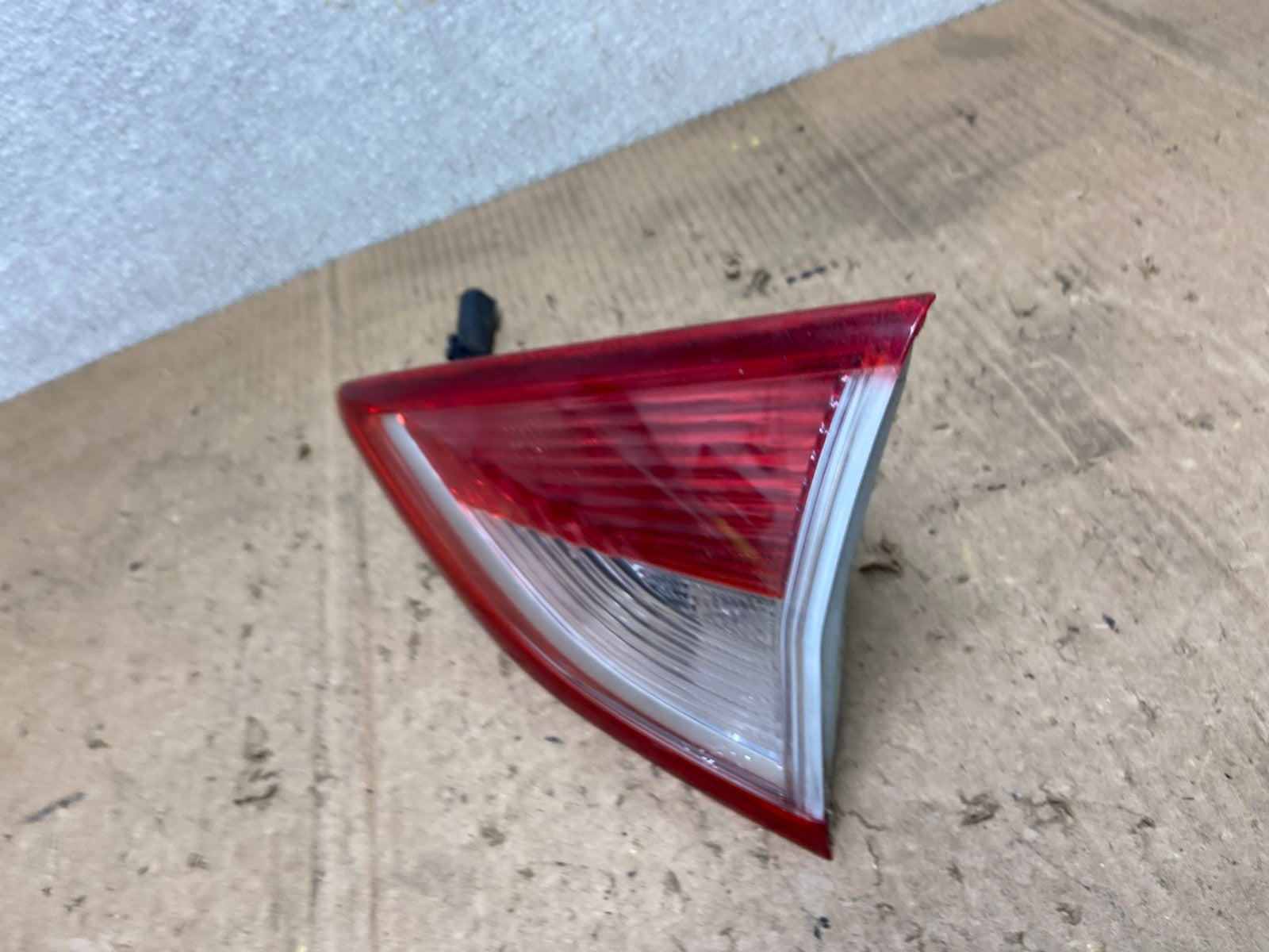2013 to 2016 Ford Escape Right Passenger RH Side Inner Tail Light OEM AA8211 LK1