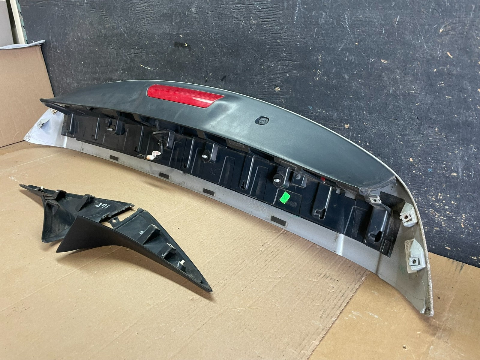 2013-2020 Nissan Pathfinder Rear Spoiler Wing Oem z8315 DG10