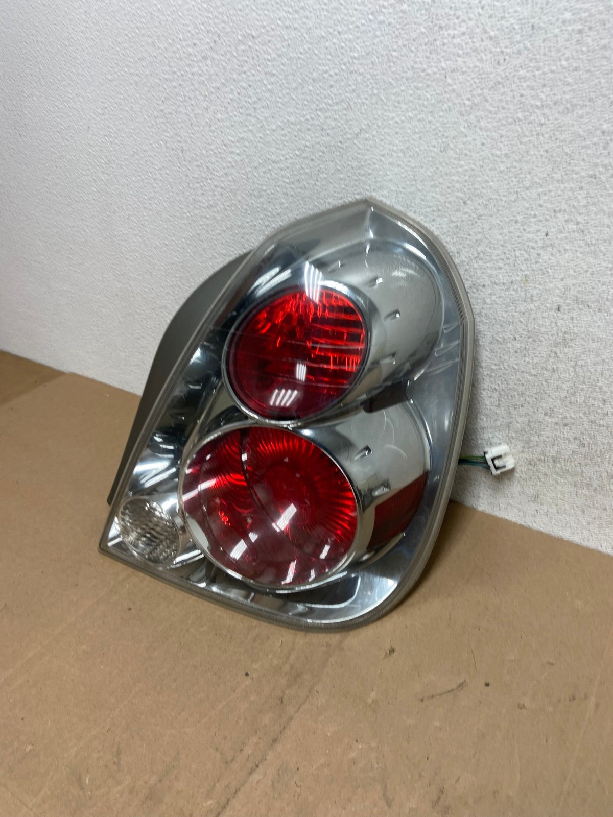 2005 to 2006 Nissan Altima Tail Light Right Passenger RH Side AE6689 LK1