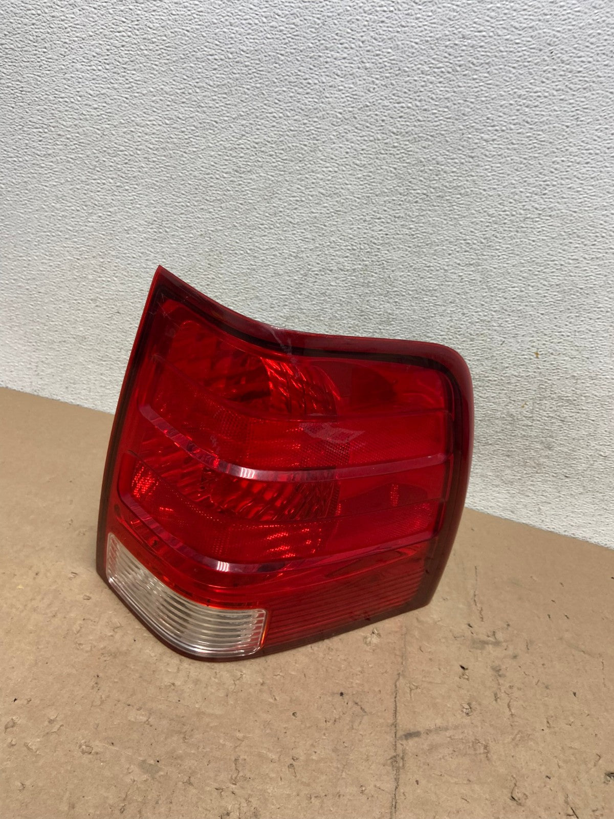 2003 2004 2005 2006 Ford Expedition Right Passenger Rh Tail light AG5694 LK0