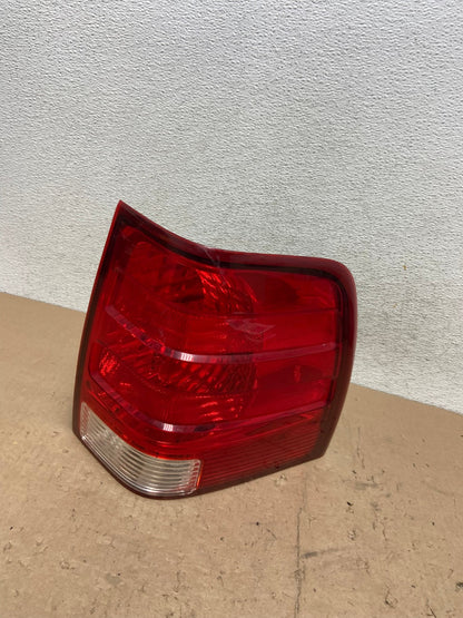 2003 2004 2005 2006 Ford Expedition Right Passenger Rh Tail light AG5694 LK0