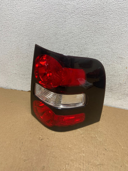 2006 to 2010 Ford Explorer Right Passenger Side Tail light AF7334 DW0
