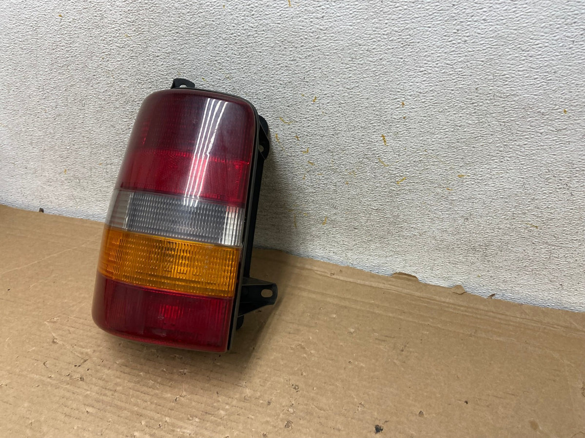 1993-1998 Jeep Grand Cherokee ZJ Left Driver Side Tail Light AH8544 LK2