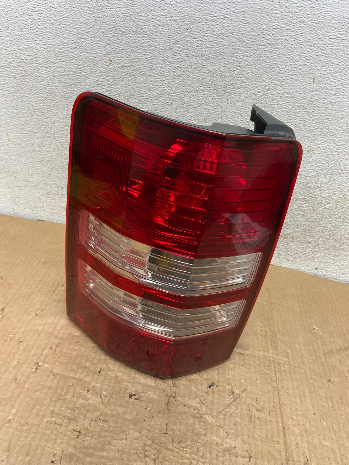 2008 to 2012 Jeep Liberty Left Driver Side Lh Tail Light AI8227 LK0
