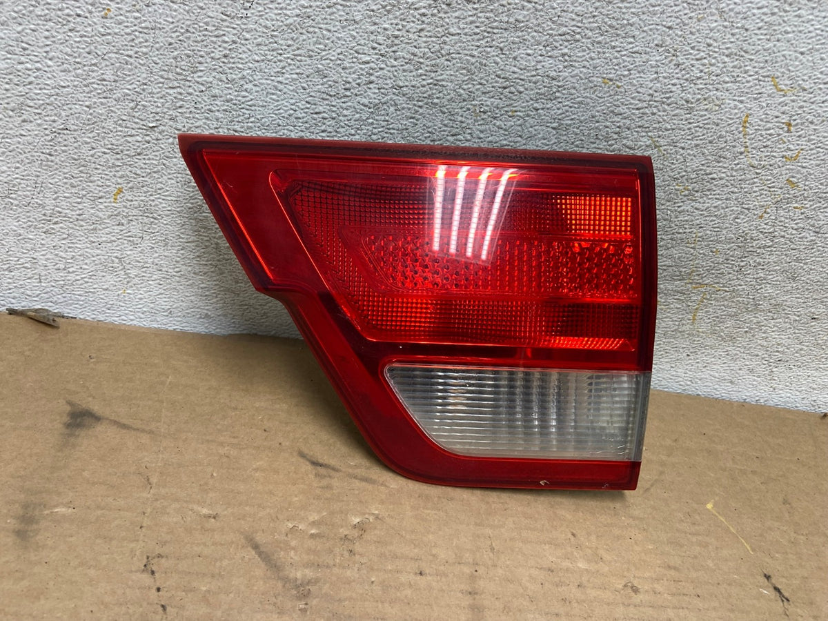2011-2013 Jeep Grand Cherokee Right Passenger Rh Inner Tail Light AH4302 LK0