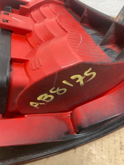 2002-2005 Mercedes ML 350 Ml-Class Right Passenger Rh Side Tail Light AB8175 LK6