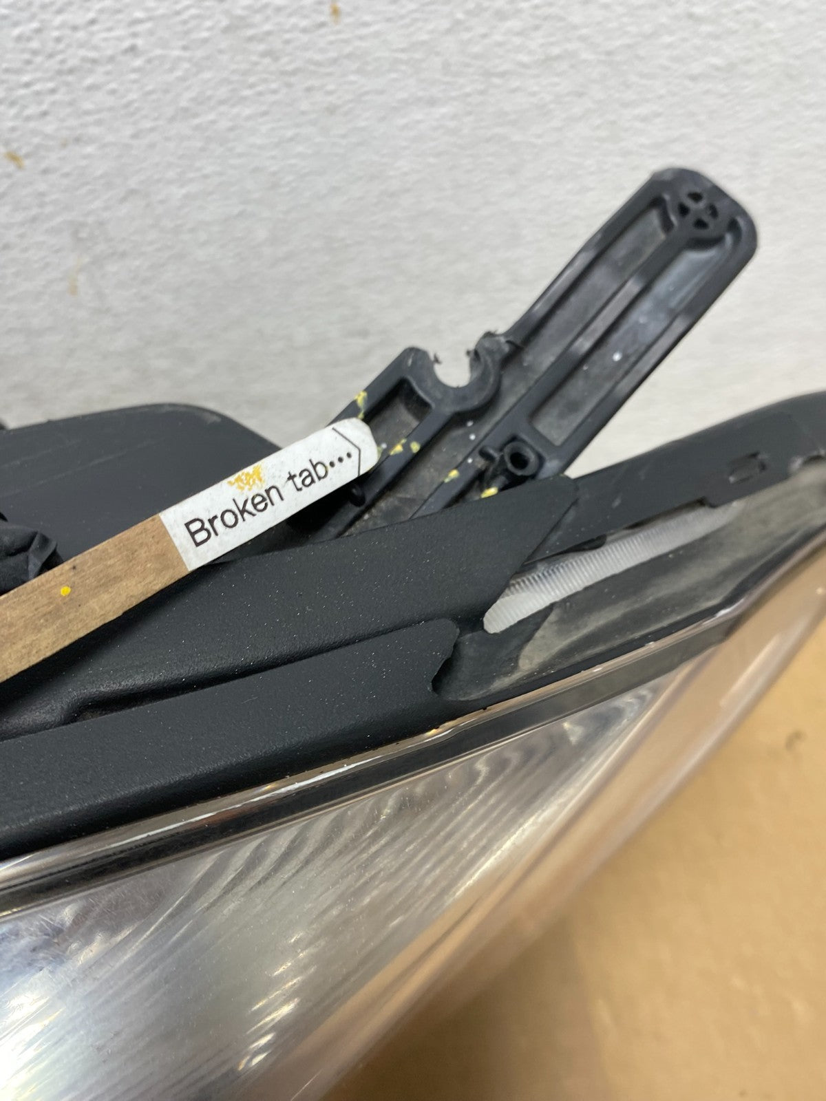 2013 - 2016 Buick Encore Left Driver LH Side Halogen Headlight AD4285 DW5