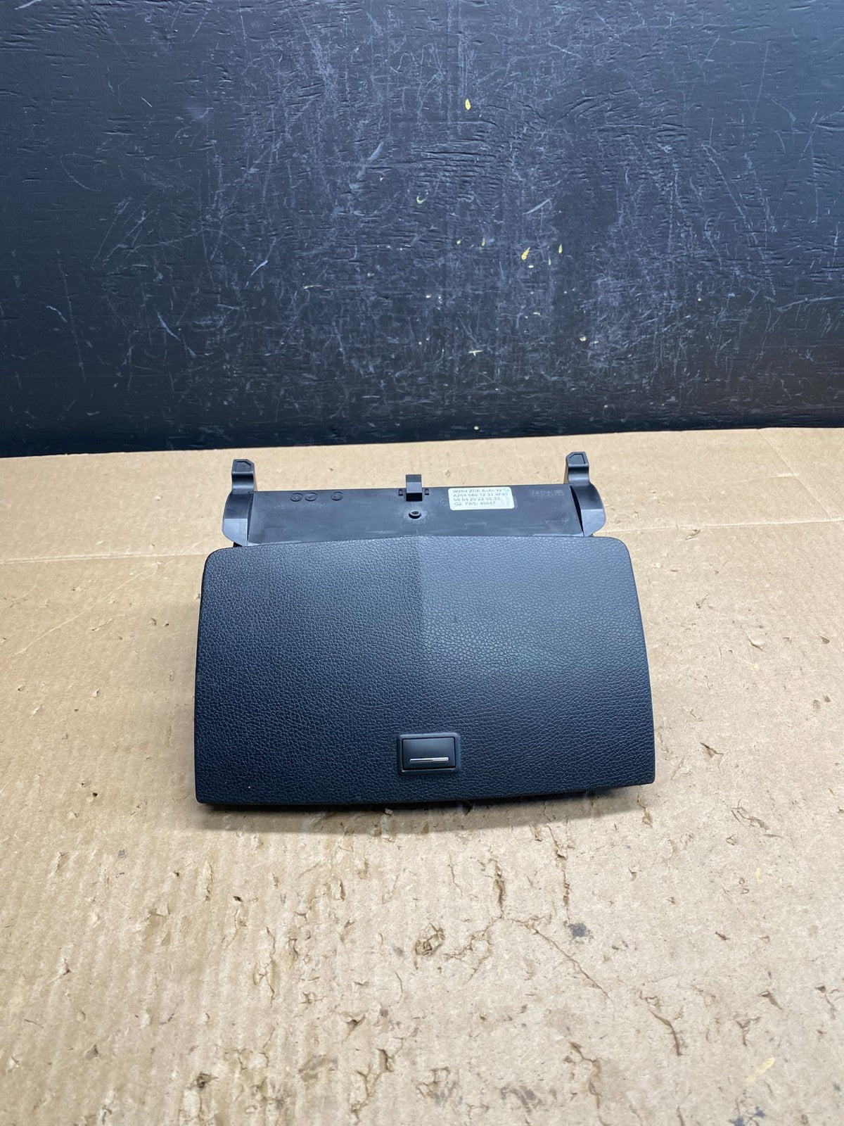 2008-2011 Mercedes W204 C300 Navigation Display Screen Monitor w/Cover AC9153 DG0