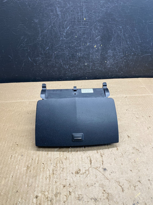 2008-2011 Mercedes W204 C300 Navigation Display Screen Monitor w/Cover AC9153 DG0