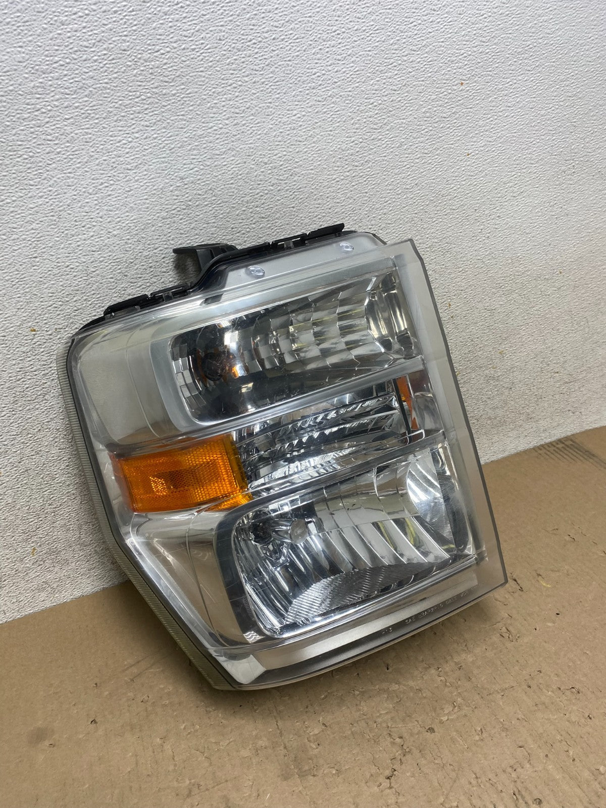 2008-2014 Ford Econoline E150 E250 E350 Right Passenger Headlight AJ2263 DW2