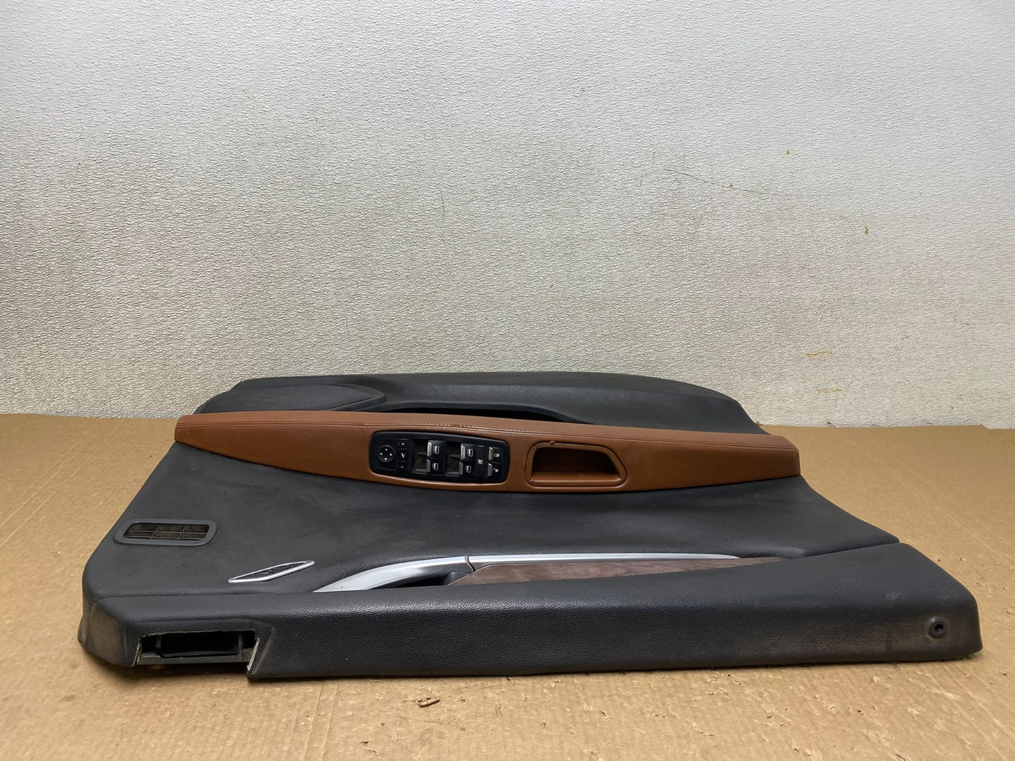 2014 to 2017 Maserati Ghibli Front Left Driver LH Side Panel Door V3559 DG5