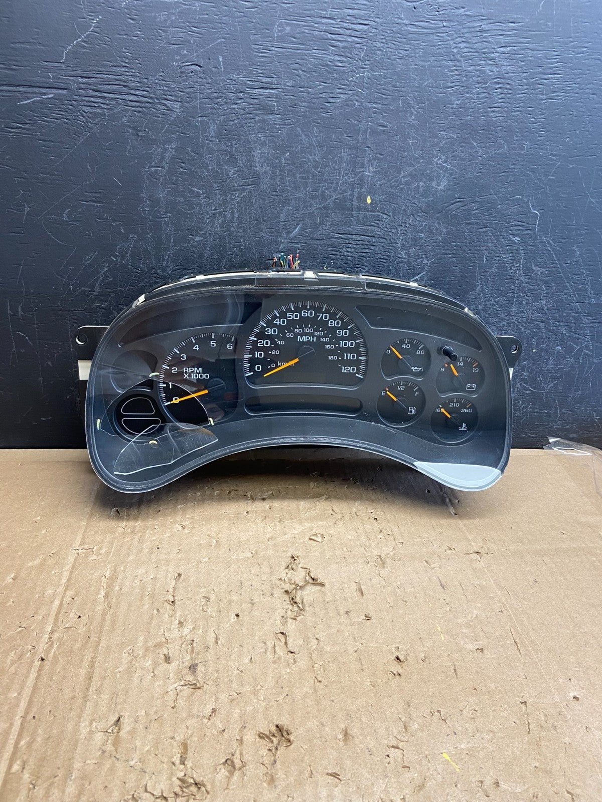 2003 to 2006 Chevrolet Silverado Yukon Cluster Gauge Speedometer AD6926 DG0