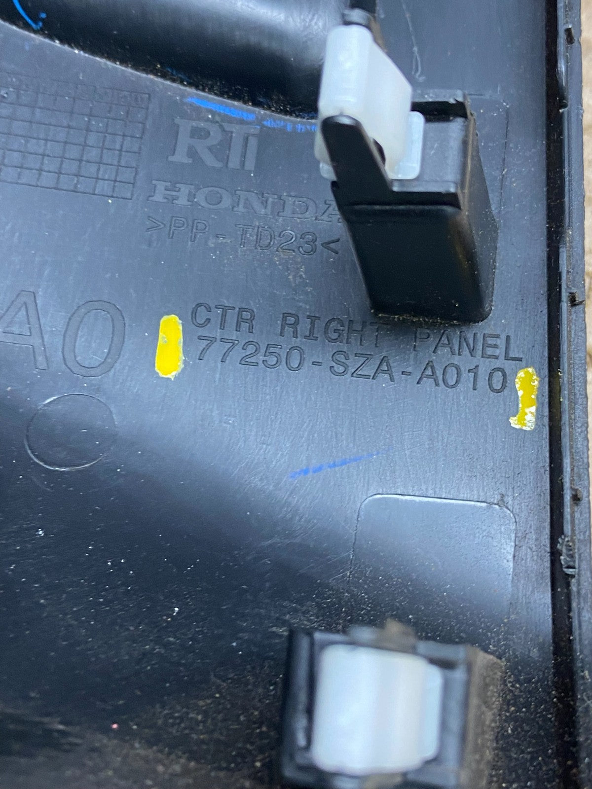 2009-2015 Honda Pilot Right Passenger Dash Vent Center Panel Bezel OEM W1997 DG5