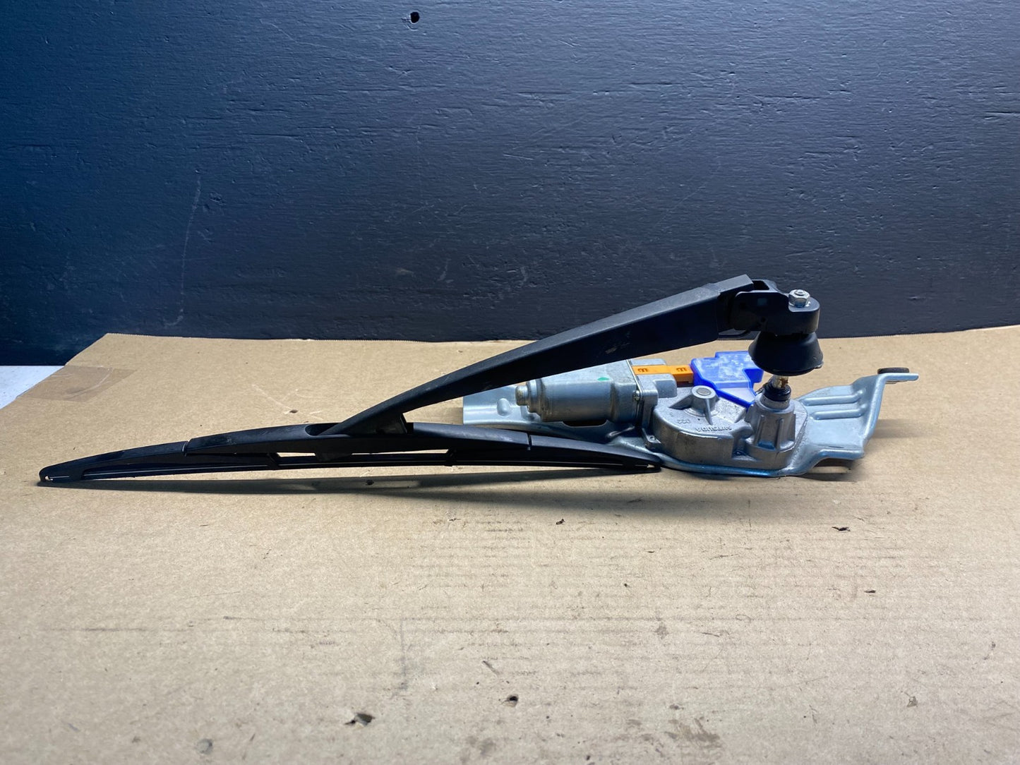 2010 to 2013 Subaru Forester Rear Windshield Washer Wiper Motor AB71953