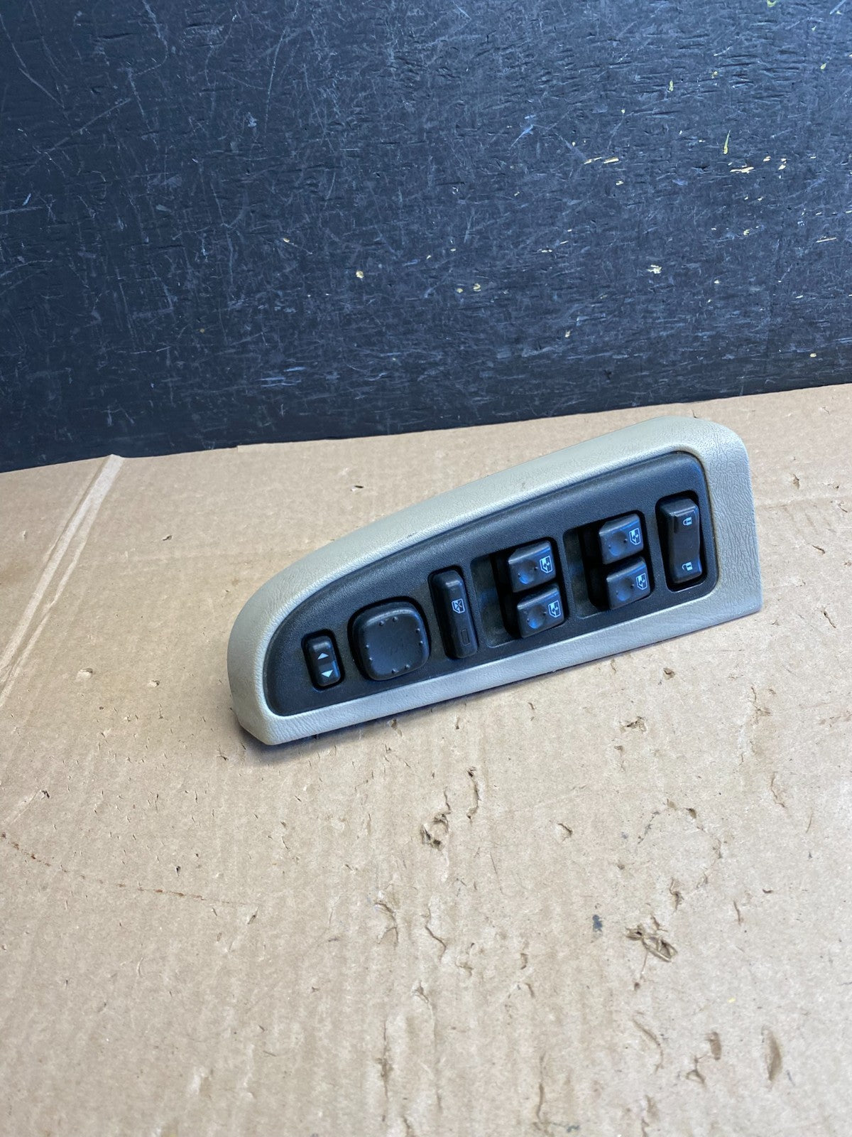 2003-2006 Chevrolet Silverado Left Driver Side Master Window Switch AJ1289 DW1