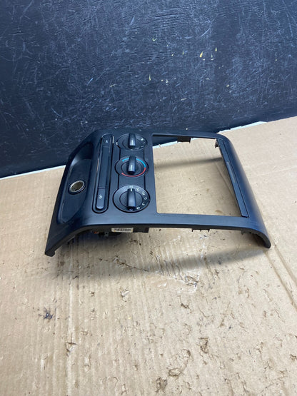 2004 to 2008 Ford F150 Radio Climate Dash Bezel Surround Black ae2069 DG2