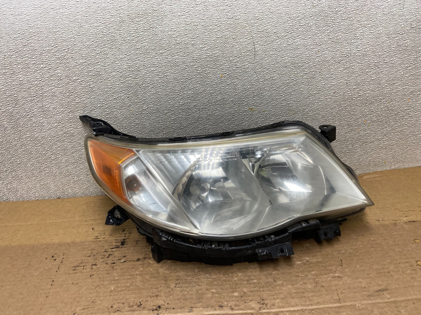 2009 - 2013 Subaru Forester Right Passenger Side Halogen Headlight OEM AB3359 DW0
