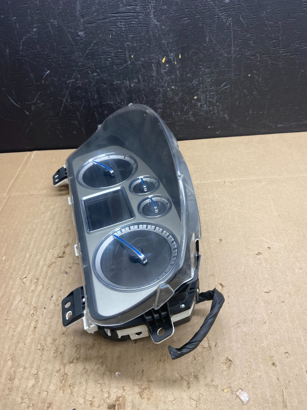 2013 to 2014 Cadillac Escalade Instrument Speedometer Cluster Gauge ab9756 DG3