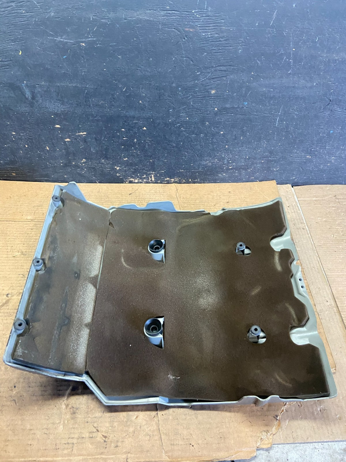 1997 to 2004 Cadillac Deville Seville Northstar Engine Motor Cover Q8557 DG7