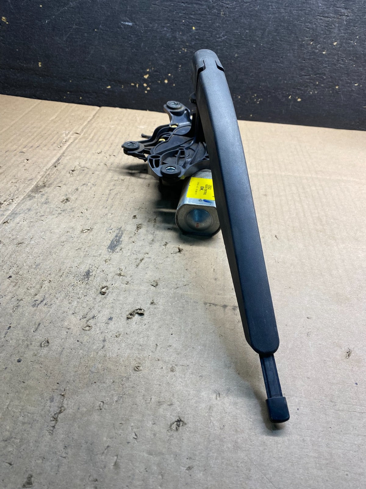 2011 to 2019 Ford Explorer Rear Windshield Wiper Motor ab0381 DG2