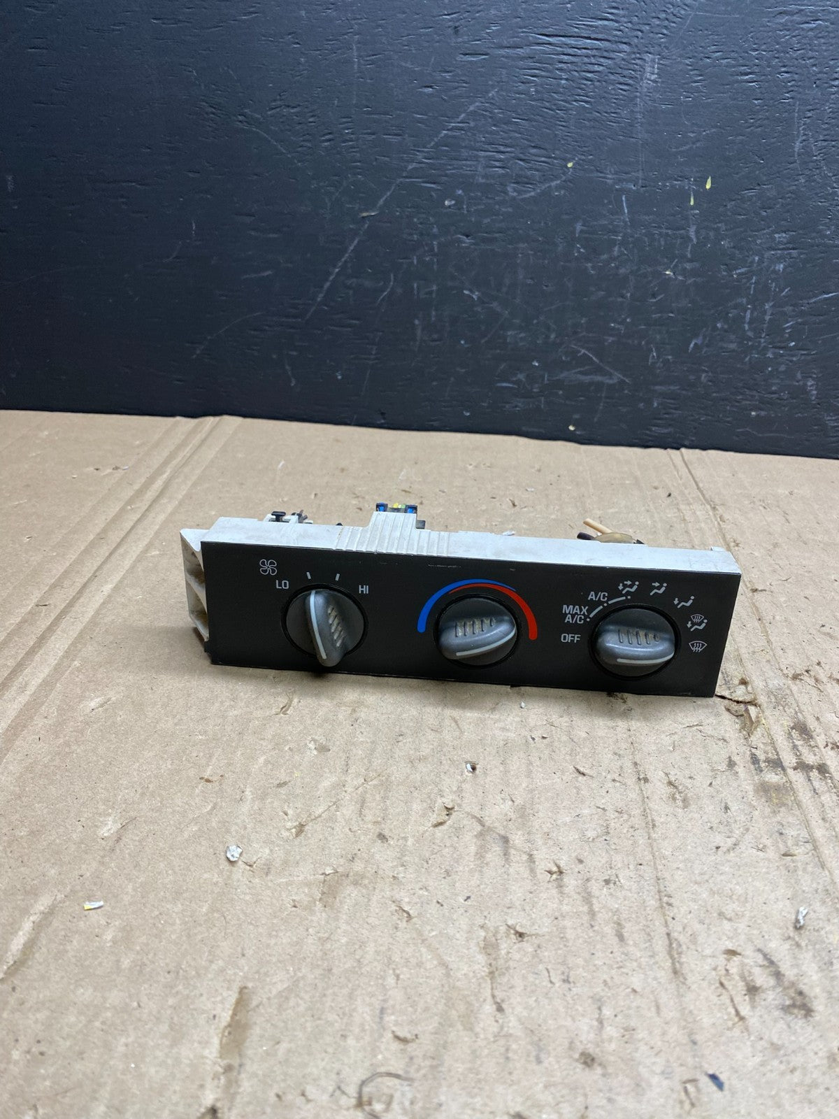2001 - 2007 GMC Chevrolet Express 1500 Climate Control A/C AB9046 DG0