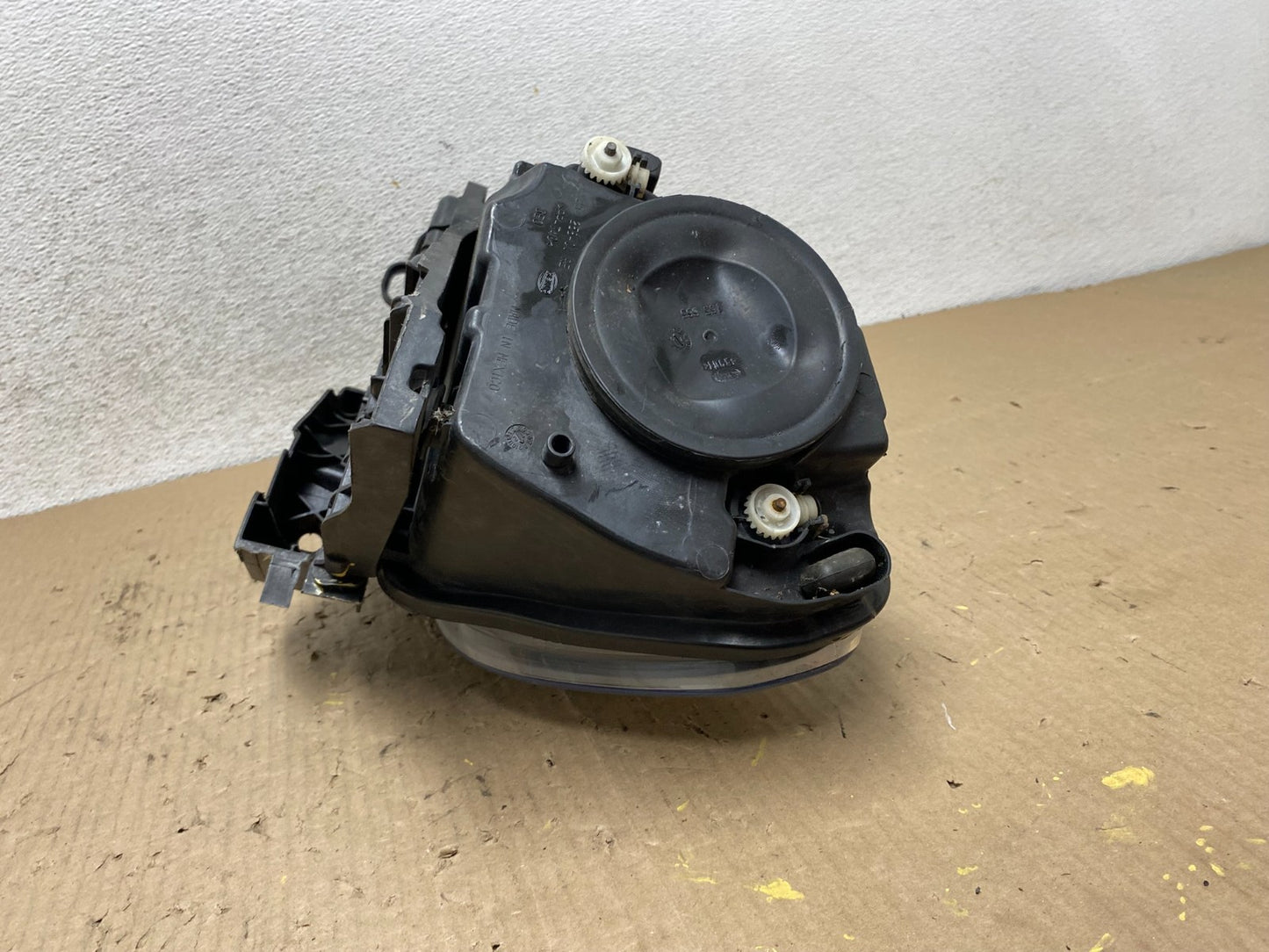 2010-2014 Volkswagen Golf MK6 GTI Right Passenger RH Halogen Headlight AG8065 DW10