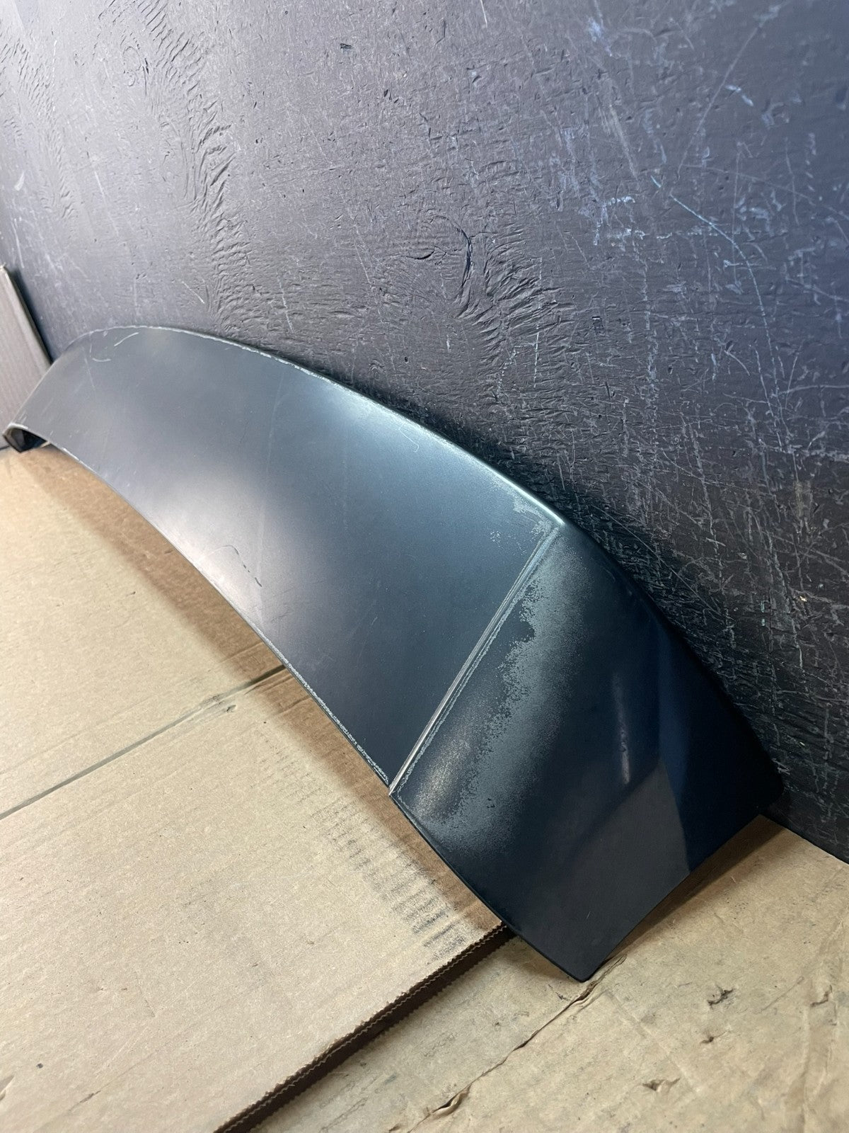 2007 to 2009 AUDI Q7 Rear Tailgate Spoiler W/ 3RD Third Brake Light OE AD0079 DG1
