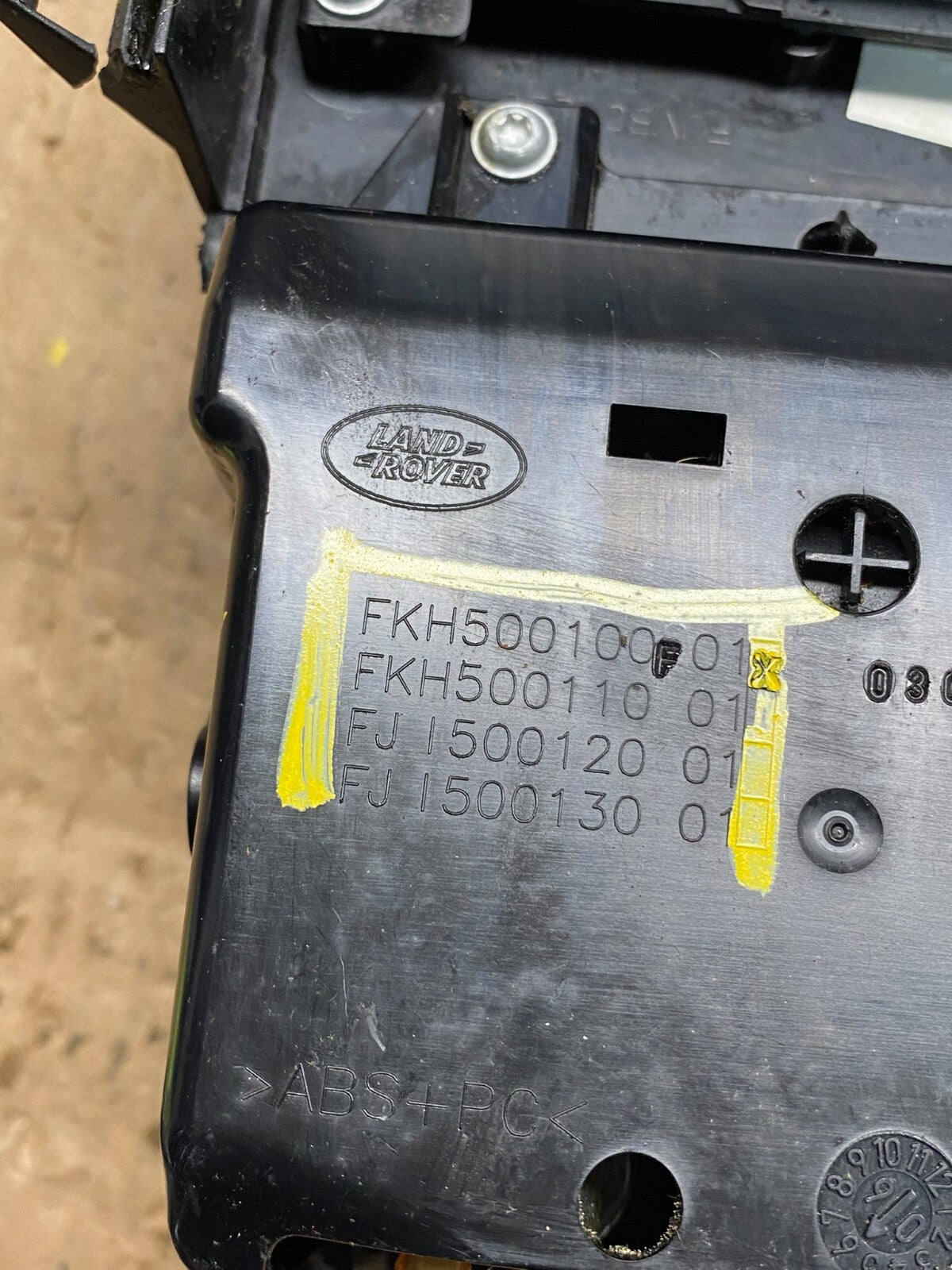 2010-2012 Land Rover Range Rover HSE Center Console Shifter Bezel Trim M8559 DG7