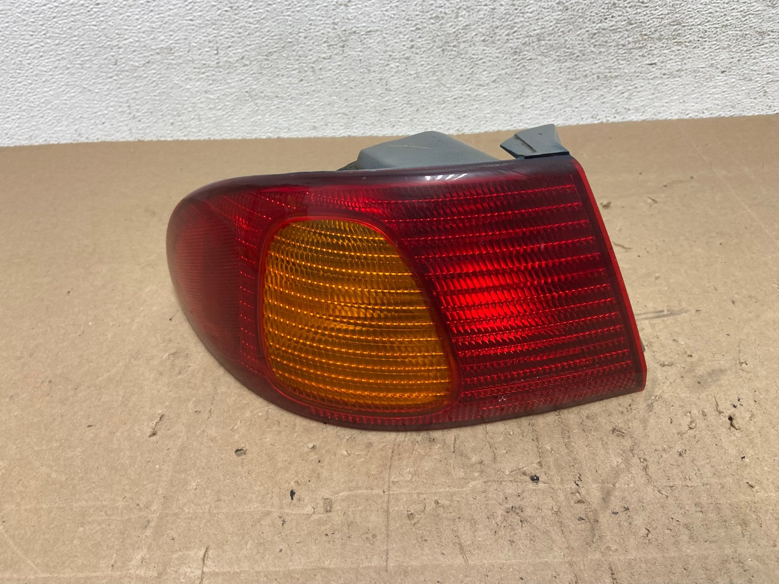 1998 1999 2000 Toyota Corolla Left Driver Lh Side Tail light AE6429 LK0