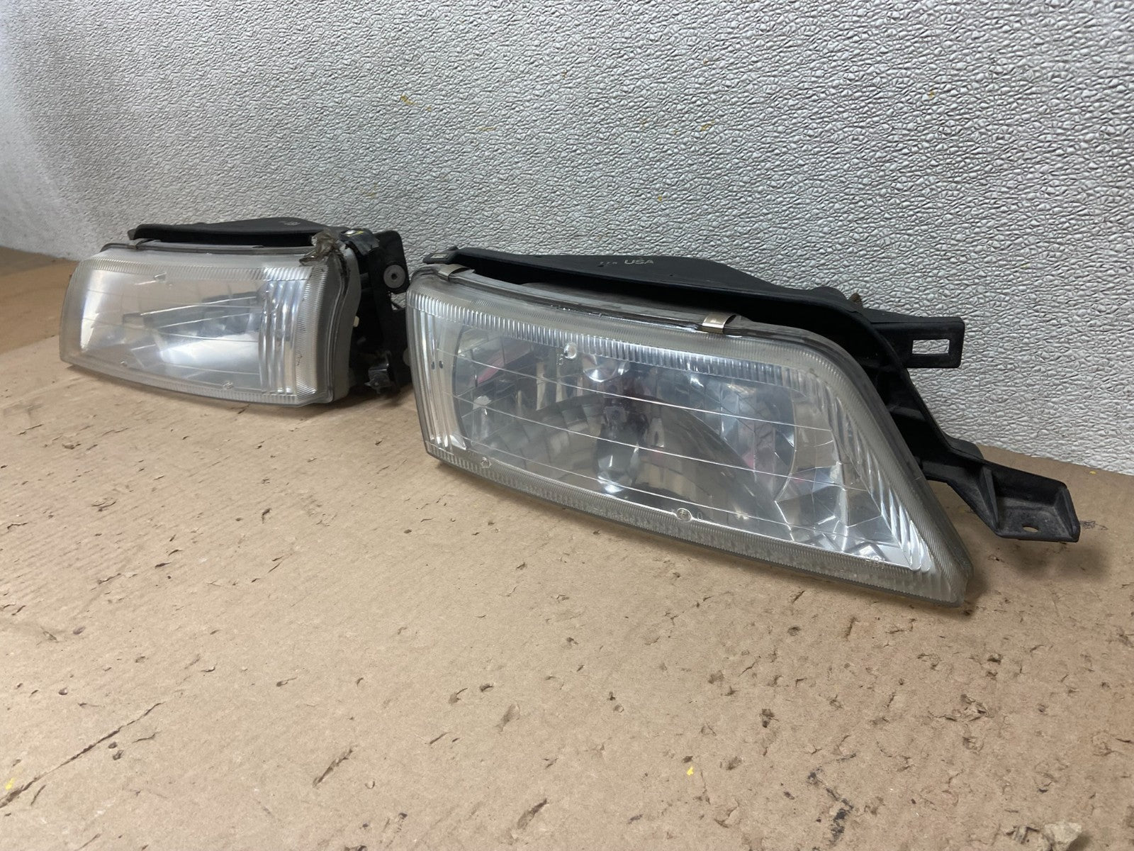 1997 - 1999 Nissan Maxima Left+Right Side Headlights Halogen OEM AA0566 DW1