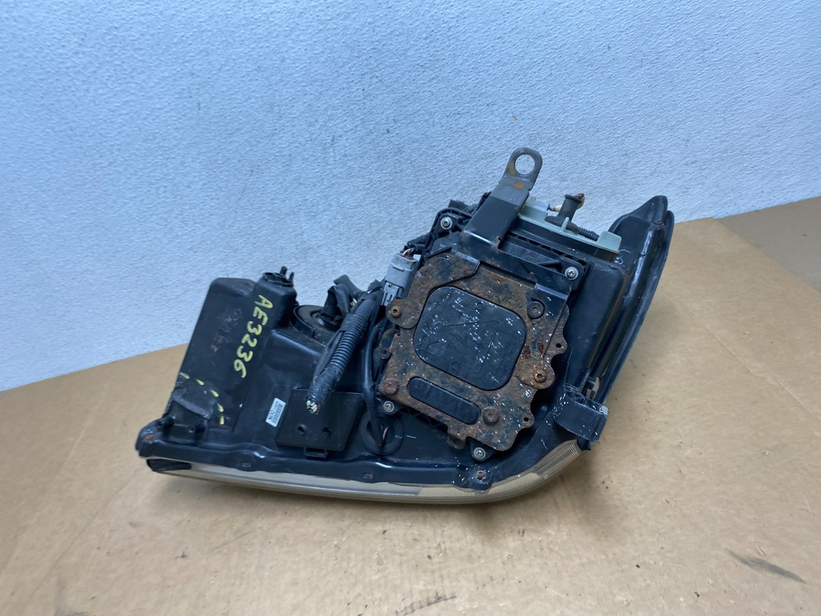 2004 - 2009 Lexus RX330 RX350 Xenon Right Passenger Side Headlight AE3236 DW10