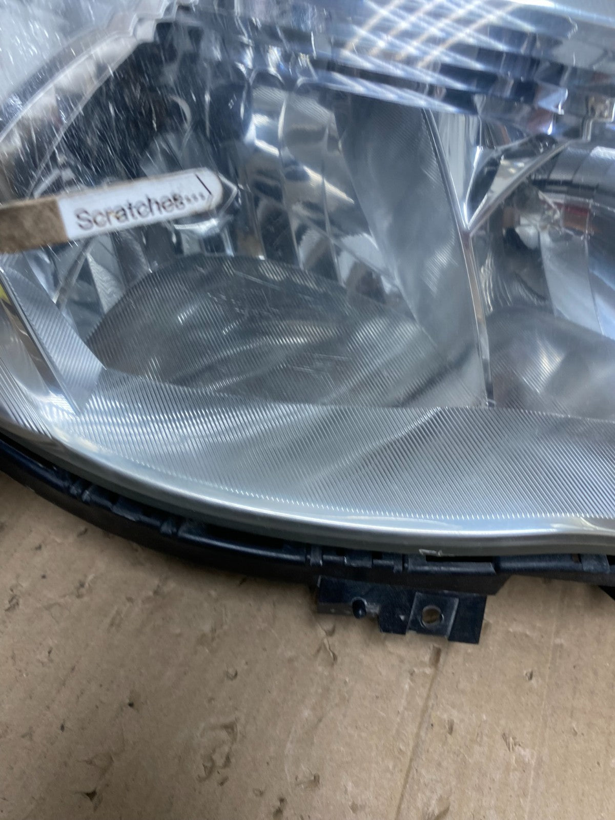 2009 - 2013 Subaru Forester Right Passenger Side Halogen Headlight AE9227 DW3