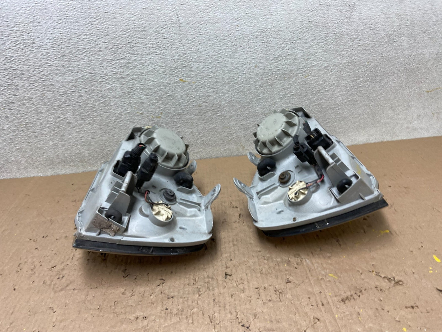 2001-2003 Hyundai Santa Fe Left Driver LH Headlight Halogen AD2663 DW8