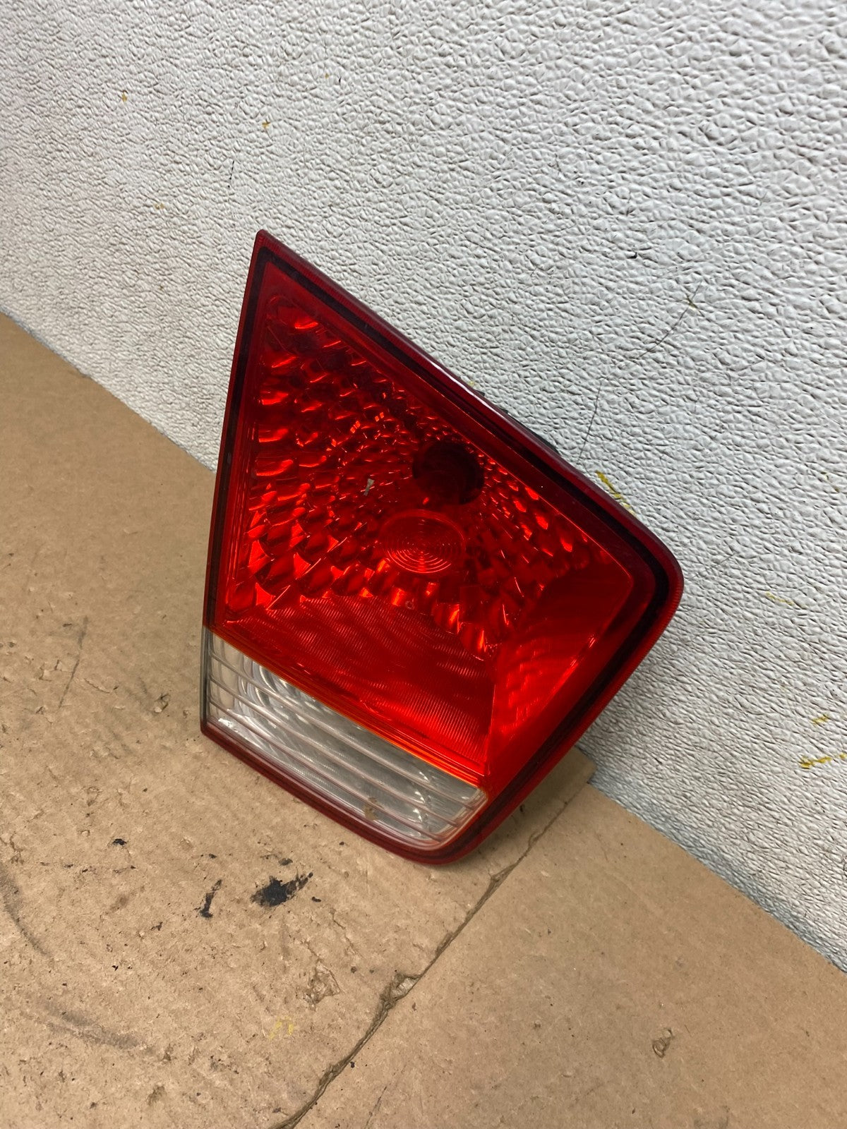 2009 2010 2011 Kia Borrego Left Driver LH Side Inner Tail Light P5266 DG1
