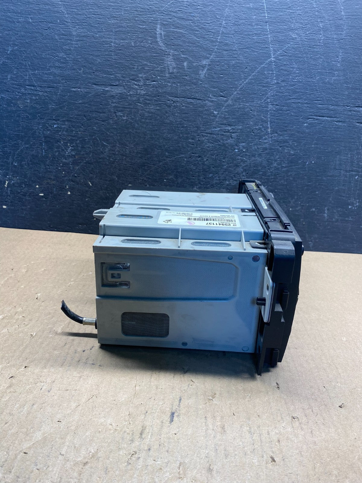 2007 to 2014 GMC Chevy Truck Yukon Silverado AM FM Radio AG1887 DG2