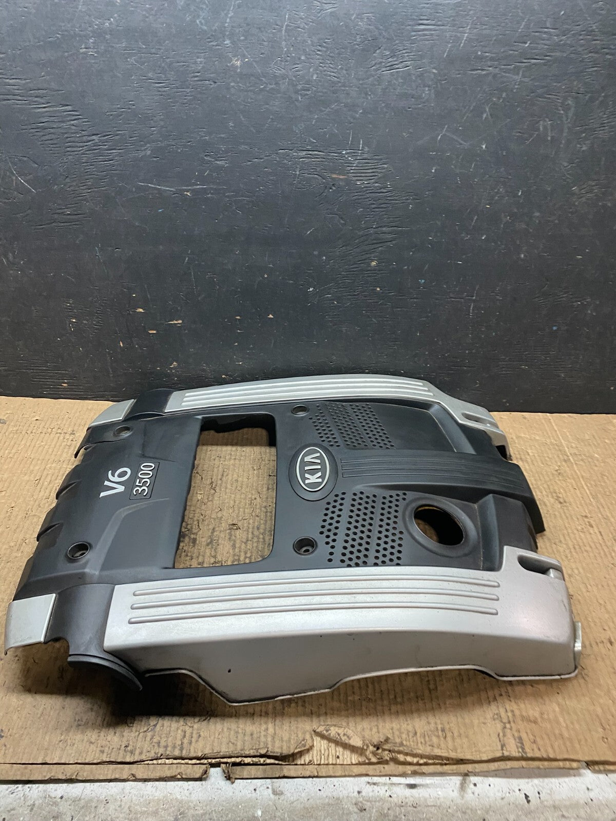 2004 2005 2006 Kia Amanti 3.5L Engine Motor Cover V6 OEM N3136 DG3