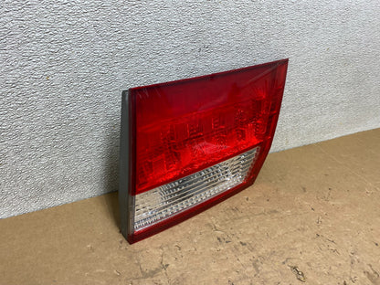 2005 2006 2007 Honda Odyssey Inner Right Passenger RH Tail Light V5936 DW2