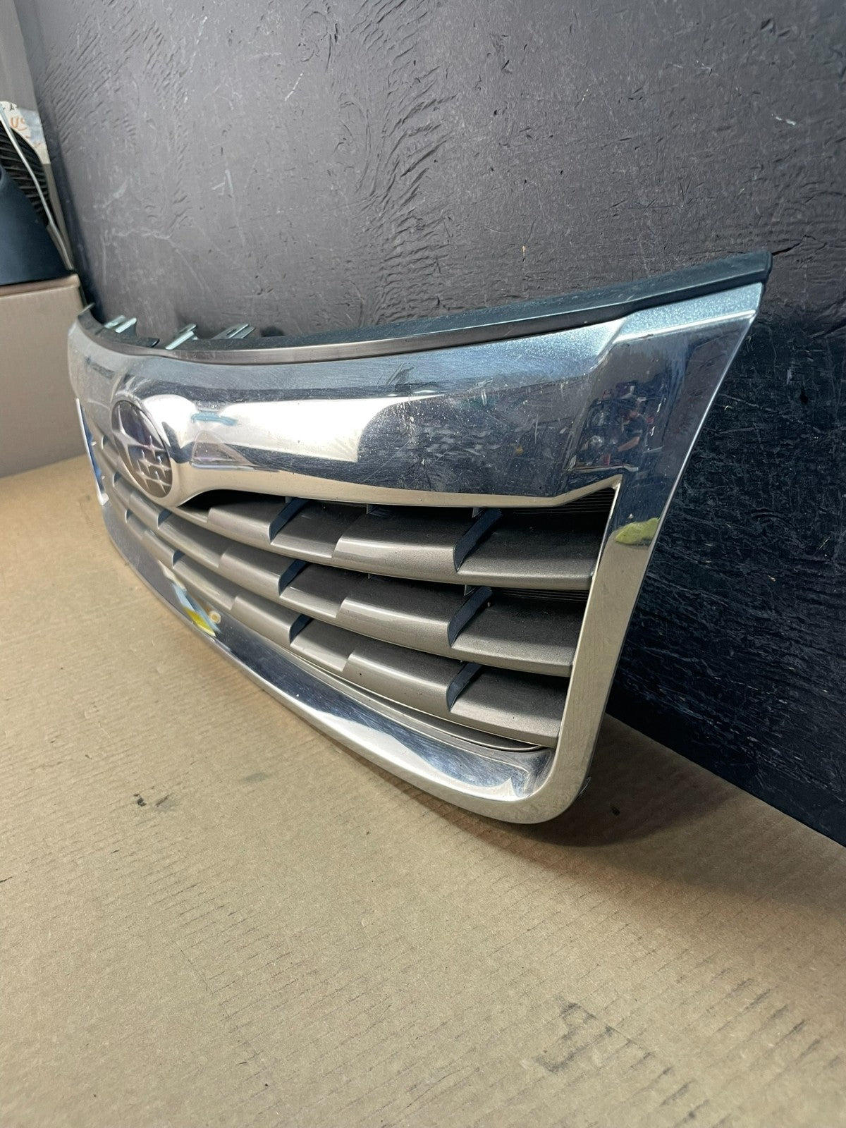2009 2010 Subaru Forester Front Upper Chrome Grille Grill AF3790 DG1