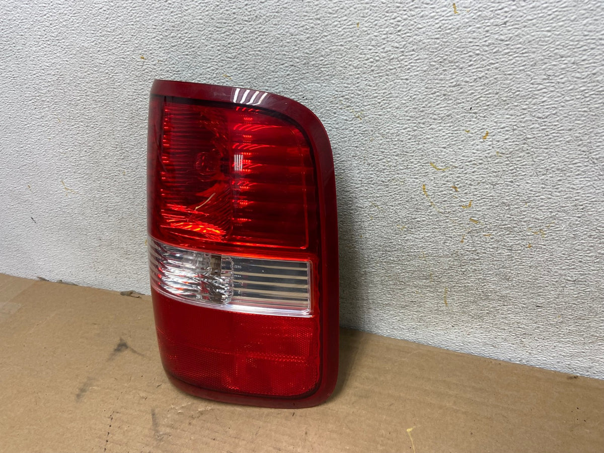 2004 to 2008 Ford F150 F-150 Right Passenger RH Side Tail Light AH4197 LK2