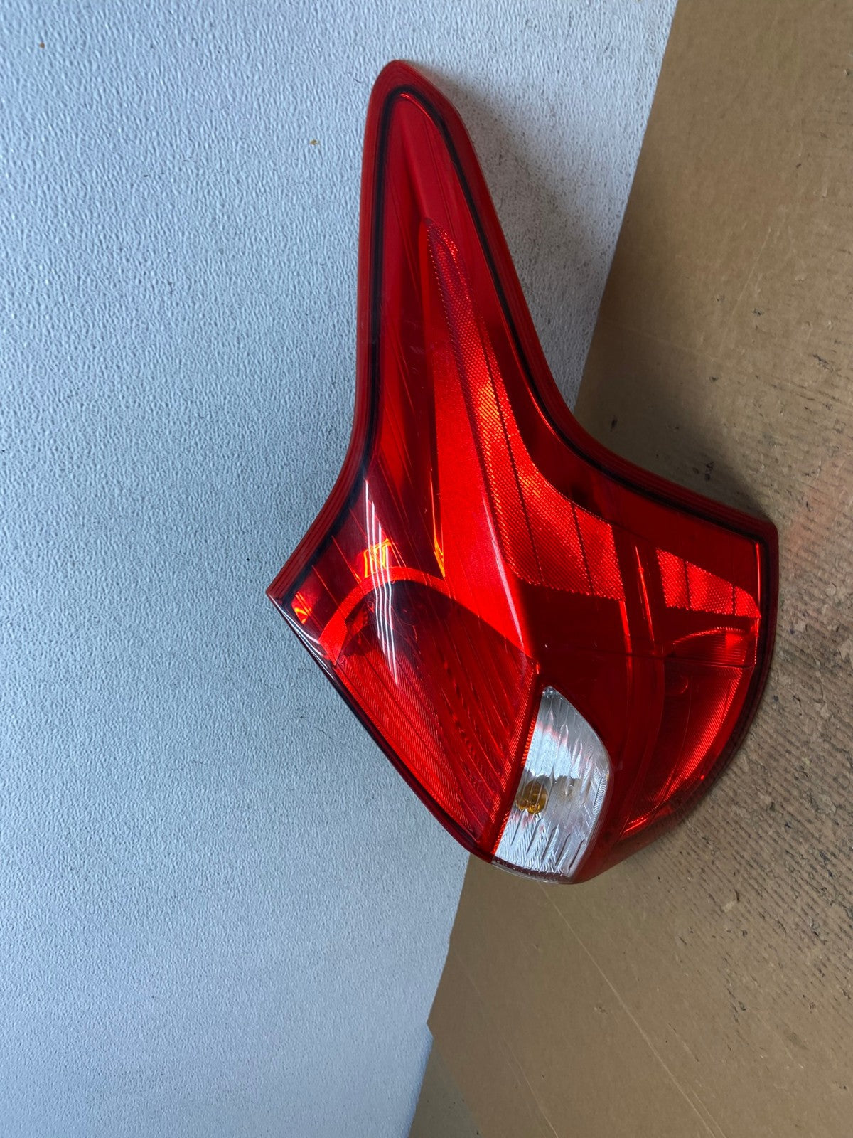2012-2014 Ford Focus Hatchback Right Passenger Side Rh Tail LIght AE2691 LK1
