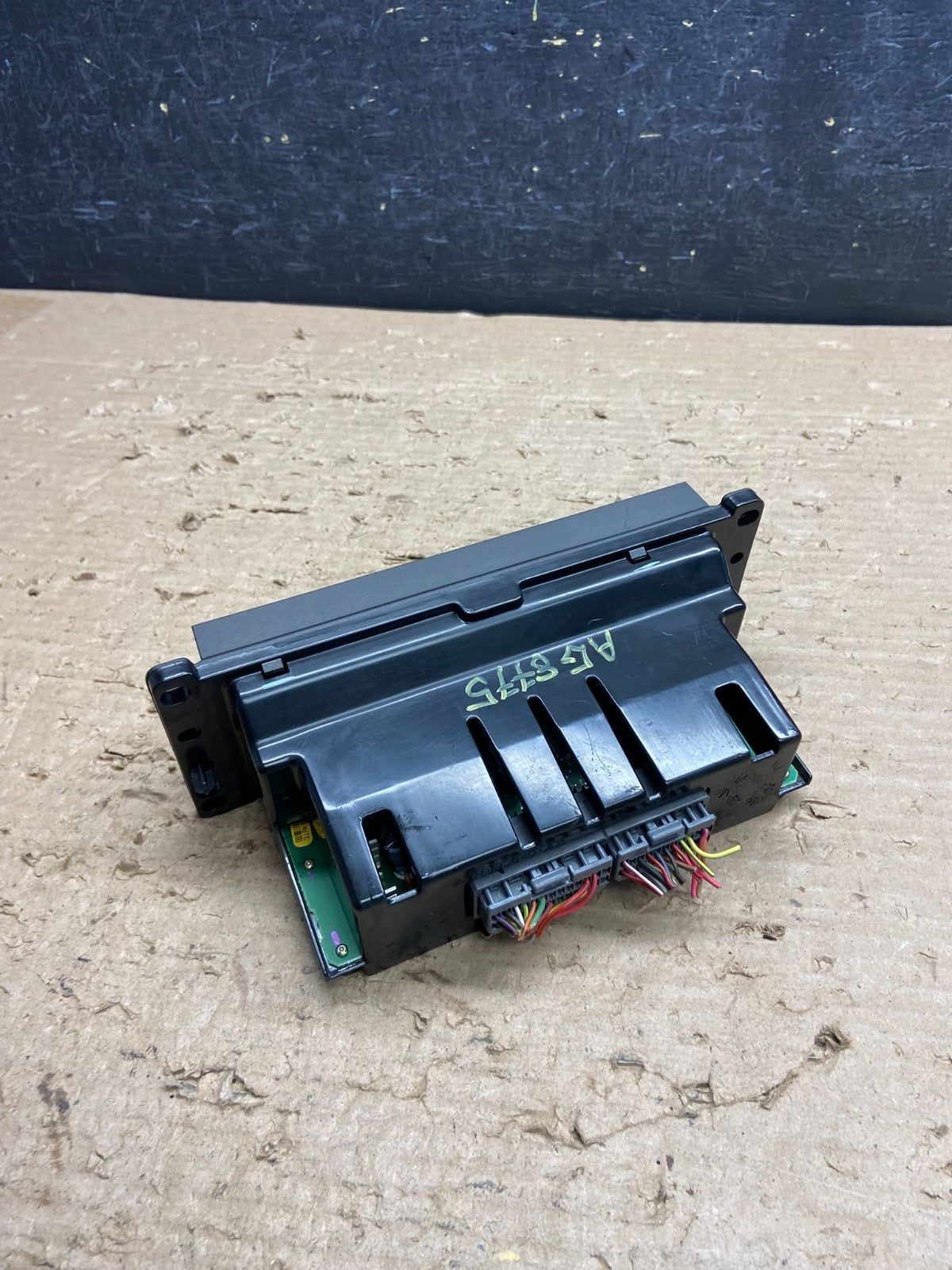 2003 to 2006 Lincoln Town Car Climate Control Panel AG8775 DG3