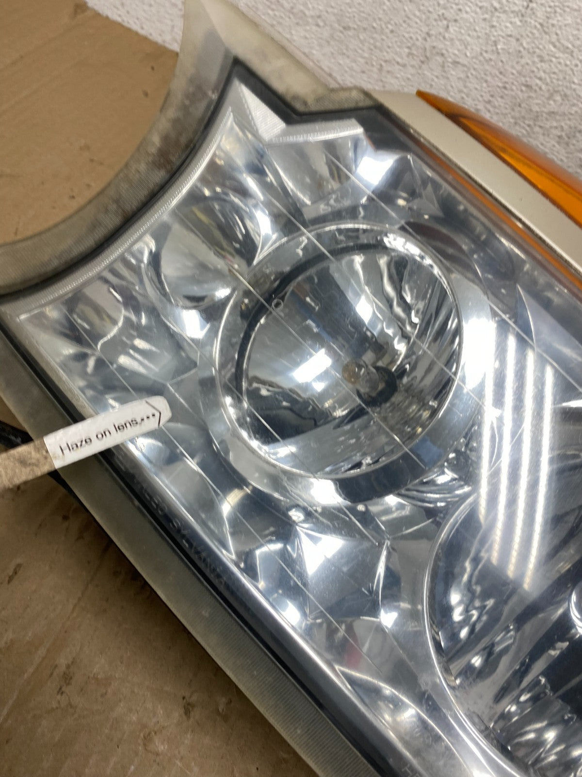 2002 to 2003 Buick Rendezvous Left Driver LH Side Headlight AE9016 DG4